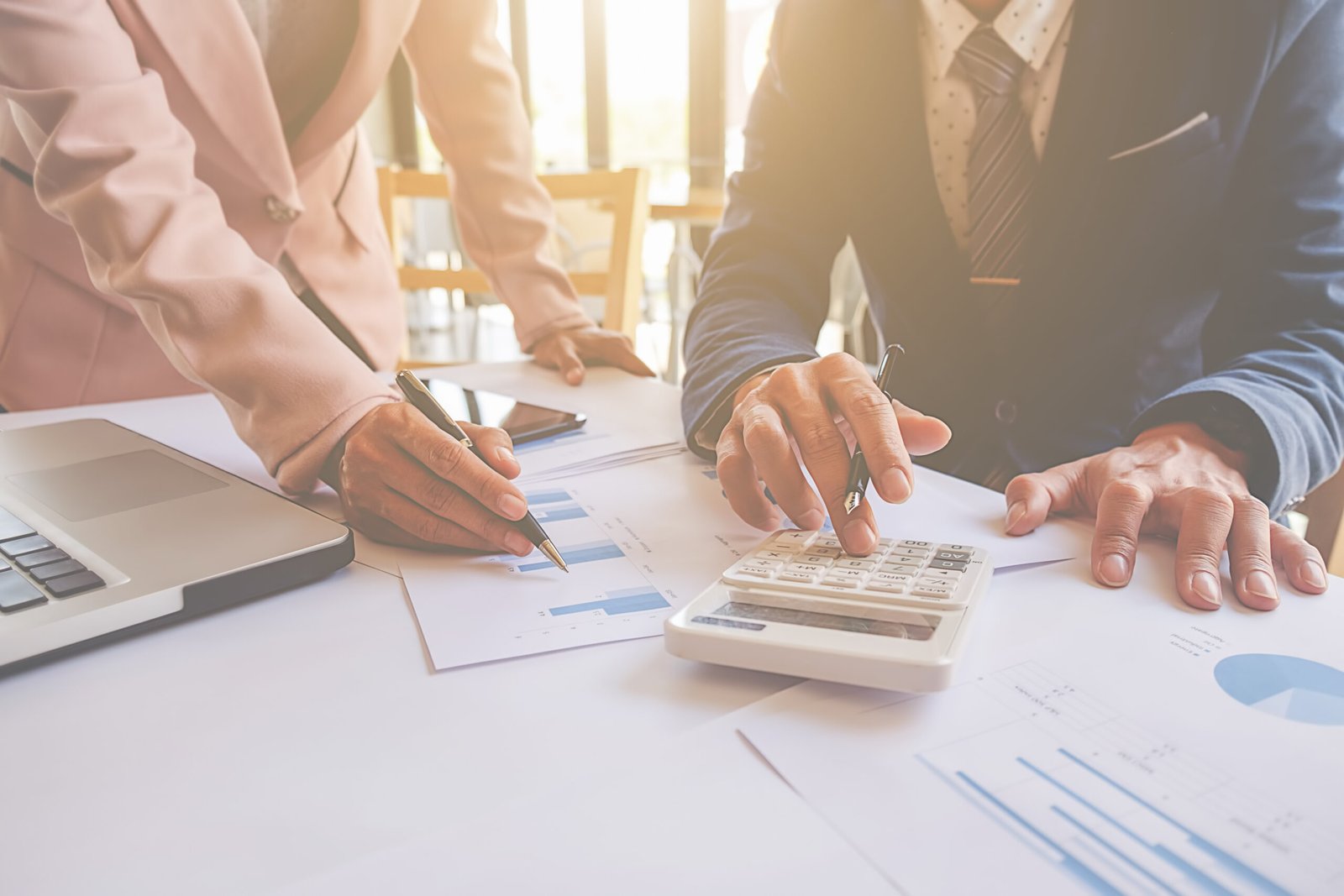 Equipo de Estrategia Financiera e Impuestos trabajando